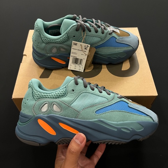 adidas Shoes - Adidas Yeezy Boost 700